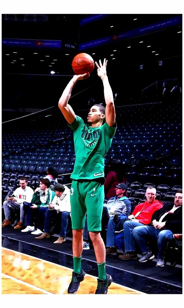 九游-塔图姆迎来十赛季高光表现，澳大利亚队球迷沸腾！的简单介绍